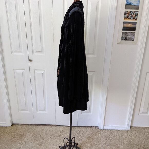 Vintage 1990's Deep Black Velour 3 Button Jacket - Picture 7 of 10